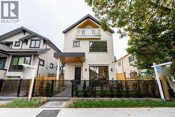 1 5304 ELGIN STREET  Vancouver, BC V5W 3J8