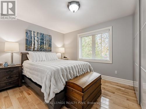 1885 Hindhead Road, Mississauga, ON - Indoor Photo Showing Bedroom