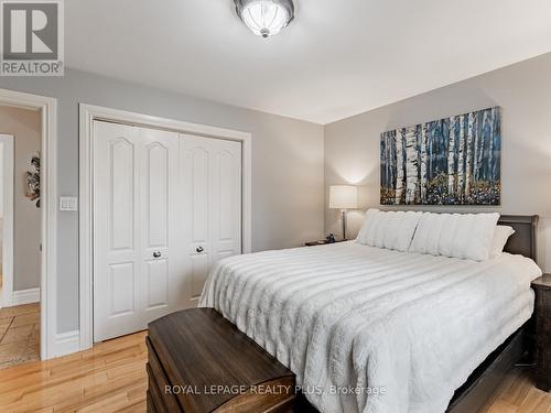 1885 Hindhead Road, Mississauga, ON - Indoor Photo Showing Bedroom