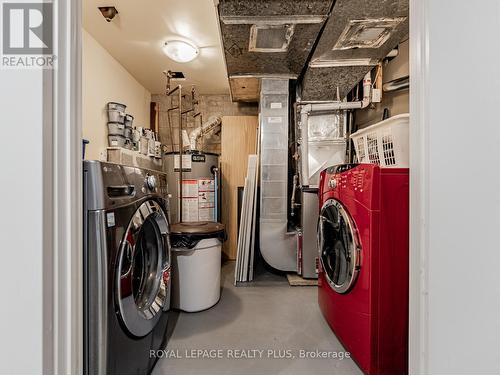 1885 Hindhead Road, Mississauga, ON - Indoor Photo Showing Laundry Room