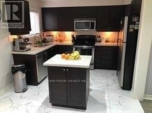 4861 Verdi Street, Burlington, ON - Indoor Photo Showing Kitchen