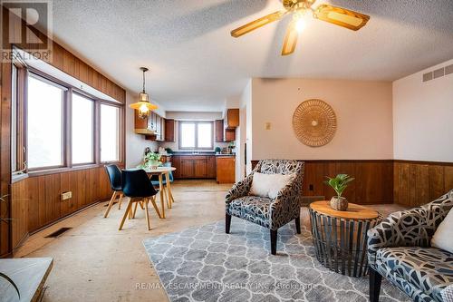 46 Esther Avenue, Cambridge, ON - Indoor Photo Showing Living Room
