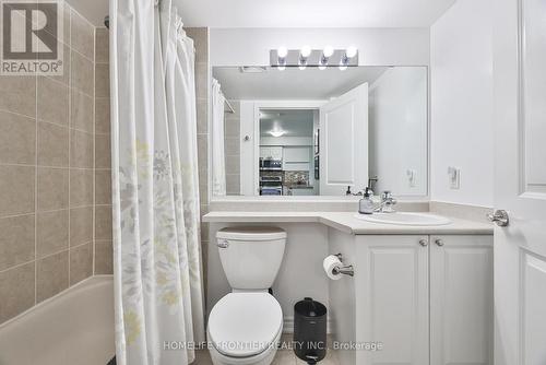 201 - 920 Sheppard Avenue W, Toronto, ON - Indoor Photo Showing Bathroom