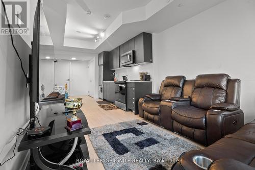 414 - 1604 Charles Street, Whitby, ON - Indoor