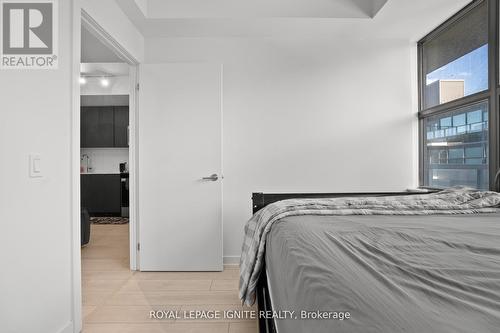 414 - 1604 Charles Street, Whitby, ON - Indoor Photo Showing Bedroom