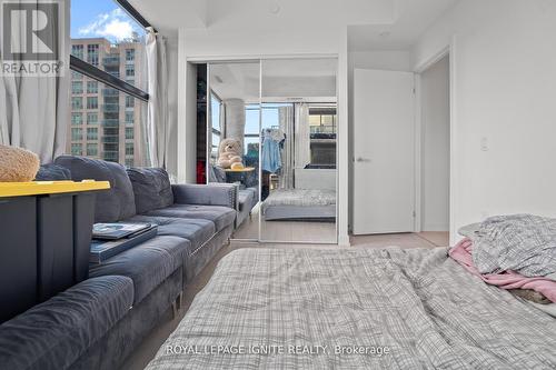 414 - 1604 Charles Street, Whitby, ON - Indoor