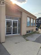 1634 WESTON ROAD W  Toronto, ON M9N 1T9