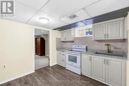 368 Upper Kenilworth Avenue, Hamilton, ON - Indoor Photo Showing Kitchen