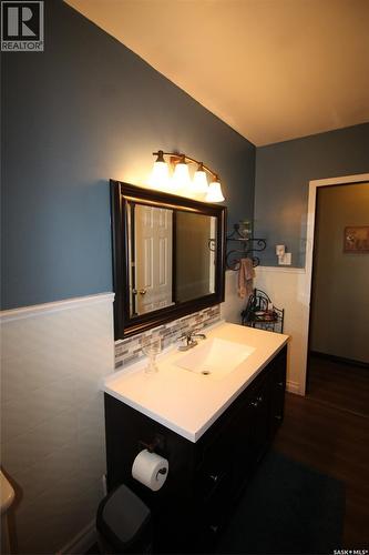 724 4Th Street E, Shaunavon, SK - Indoor Photo Showing Bathroom