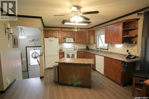 724 4Th Street E, Shaunavon, SK - Indoor Photo Showing Kitchen