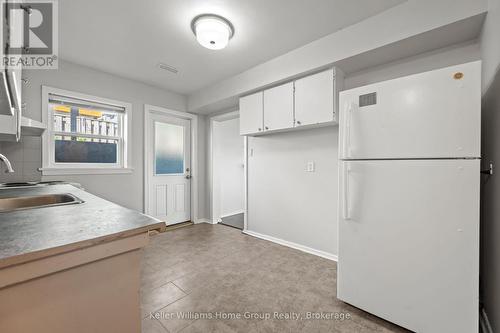 228 Connaught Street, Kitchener, ON - Indoor Photo Showing Kitchen