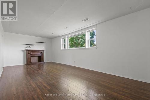 228 Connaught Street, Kitchener, ON - Indoor Photo Showing Living Room