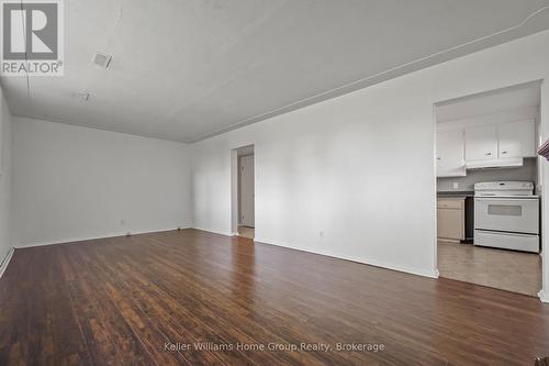 228 Connaught Street, Kitchener, ON - Indoor