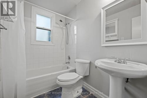 228 Connaught Street, Kitchener, ON - Indoor Photo Showing Bathroom