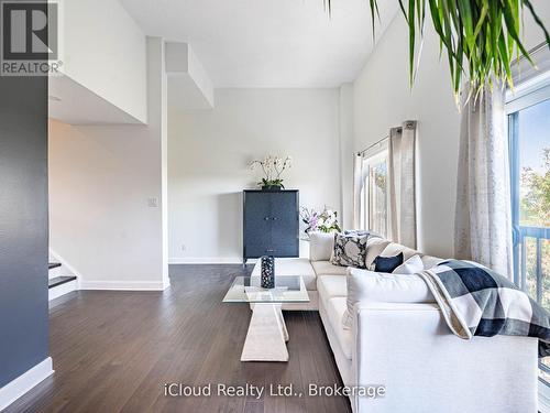 16 - 1100 Queens Avenue, Oakville, ON - Indoor