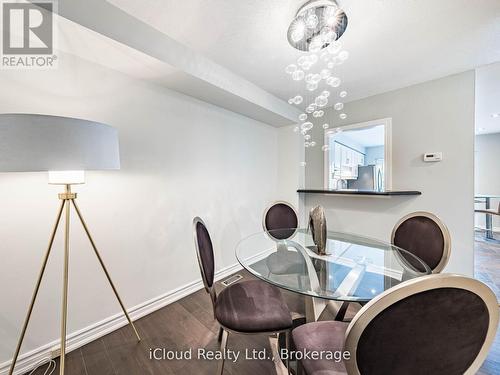 16 - 1100 Queens Avenue, Oakville, ON - Indoor Photo Showing Dining Room