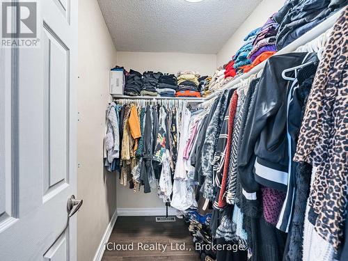 16 - 1100 Queens Avenue, Oakville, ON - Indoor With Storage