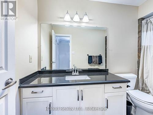 16 - 1100 Queens Avenue, Oakville, ON - Indoor Photo Showing Bathroom