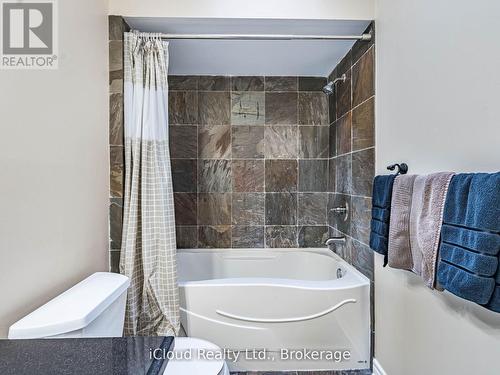 16 - 1100 Queens Avenue, Oakville, ON - Indoor Photo Showing Bathroom