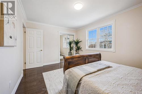 4069 Lakeshore Road, Burlington, ON - Indoor Photo Showing Bedroom