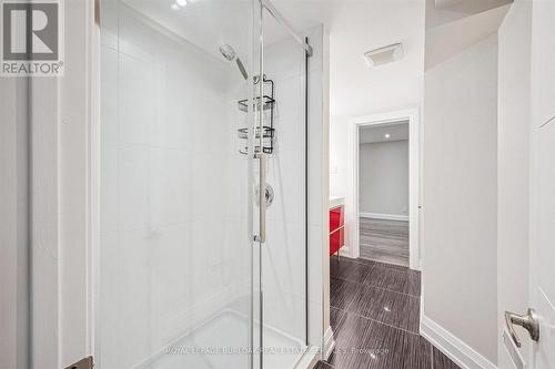 4069 Lakeshore Road, Burlington, ON - Indoor Photo Showing Bathroom