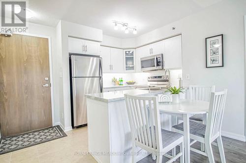 321 - 3070 Rotary Way, Burlington, ON - Indoor Photo Showing Kitchen With Stainless Steel Kitchen