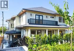 261 W 6TH STREET  North Vancouver, BC V7M 1K7