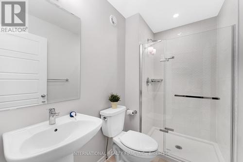 696 Moonflower Crescent, Ottawa, ON - Indoor Photo Showing Bathroom