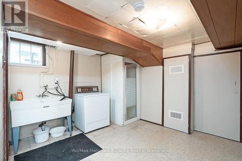 543 Pinegrove Road, Oakville (Wo West), ON - Indoor Photo Showing Laundry Room