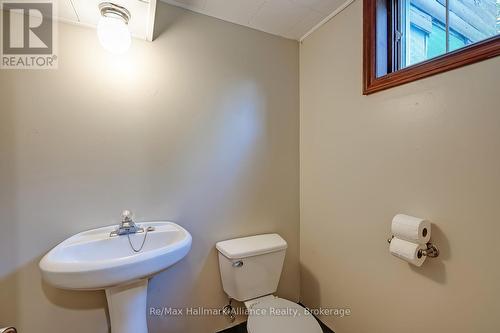543 Pinegrove Road, Oakville (Wo West), ON - Indoor Photo Showing Bathroom