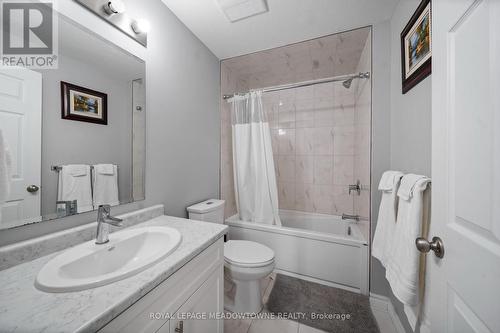 6 - 182 Oat Lane, Kitchener, ON - Indoor Photo Showing Bathroom