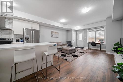6 - 182 Oat Lane, Kitchener, ON - Indoor Photo Showing Kitchen