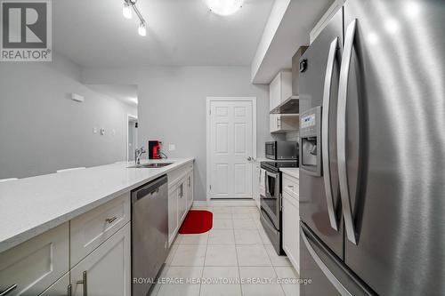 6 - 182 Oat Lane, Kitchener, ON - Indoor Photo Showing Kitchen With Stainless Steel Kitchen