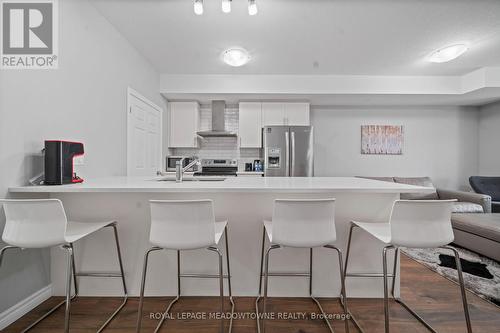 6 - 182 Oat Lane, Kitchener, ON - Indoor Photo Showing Kitchen With Upgraded Kitchen