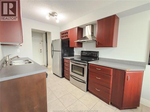 150 Park West Unit# 708, Windsor, ON - Indoor Photo Showing Kitchen With Double Sink