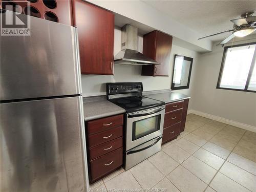 150 Park West Unit# 708, Windsor, ON - Indoor Photo Showing Kitchen