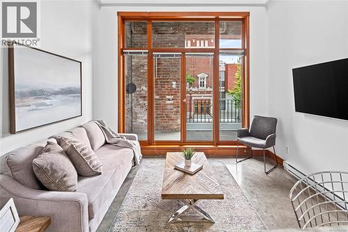 204 588 Pandora Ave  Victoria, BC V8W 1N7