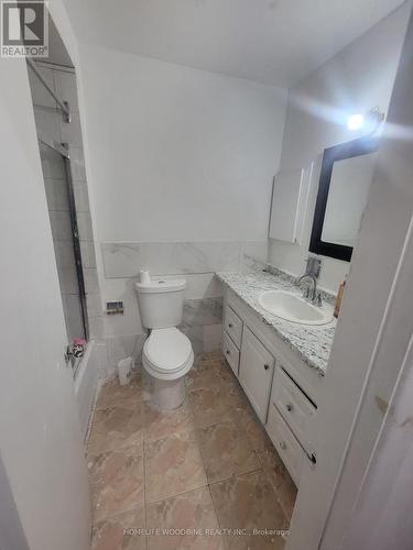7335 Darcel Avenue, Mississauga, ON - Indoor Photo Showing Bathroom