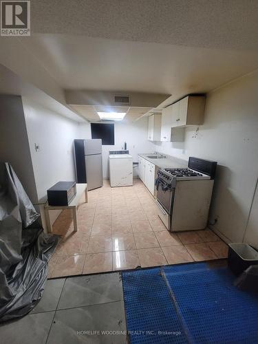 7335 Darcel Avenue, Mississauga, ON - Indoor