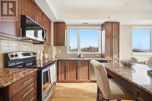 307 - 1284 Guelph Line, Burlington, ON - Indoor Photo Showing Kitchen