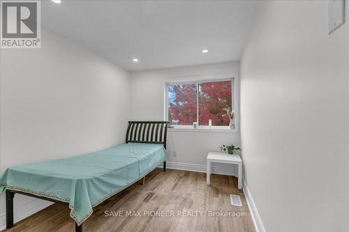 11 Great Oak Court, Brampton, ON - Indoor Photo Showing Bedroom