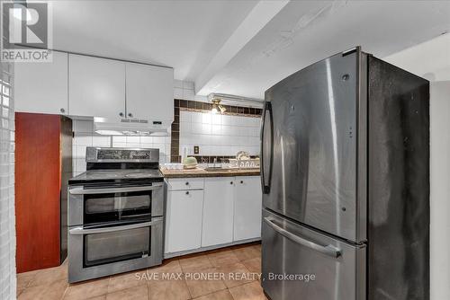 11 Great Oak Court, Brampton, ON - Indoor Photo Showing Kitchen