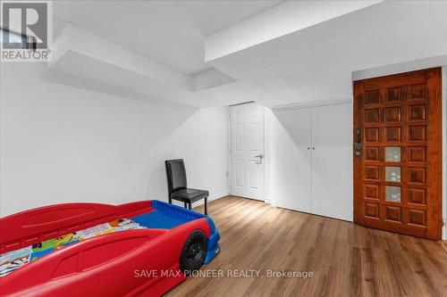 11 Great Oak Court, Brampton, ON - Indoor Photo Showing Bedroom