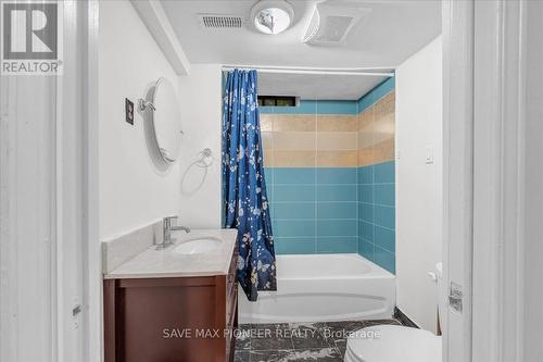 11 Great Oak Court, Brampton, ON - Indoor Photo Showing Bathroom
