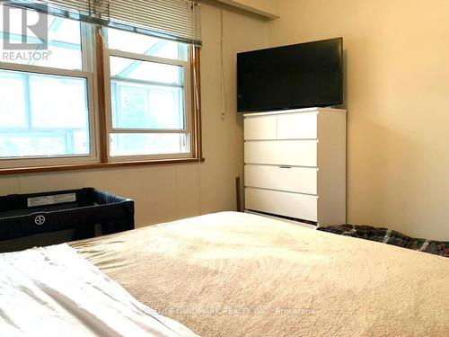 860 Francis Road, Burlington, ON - Indoor Photo Showing Bedroom