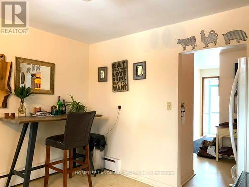 860 Francis Road, Burlington, ON - Indoor