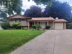 10 RIDEAU CRESCENT  St. Catharines, ON L2M 2E9