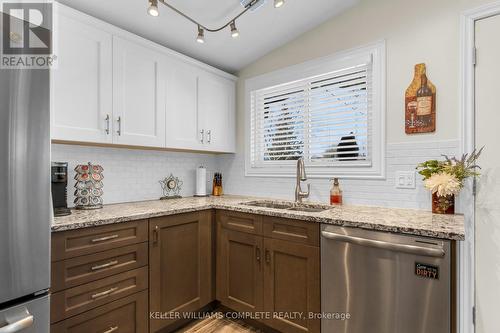 77 Lawfield Drive, Hamilton, ON - Indoor Photo Showing Kitchen