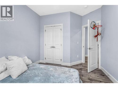 782 Coopland Crescent Unit# 1, Kelowna, BC - Indoor Photo Showing Bedroom