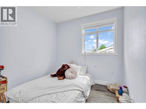 782 Coopland Crescent Unit# 1, Kelowna, BC - Indoor Photo Showing Bedroom